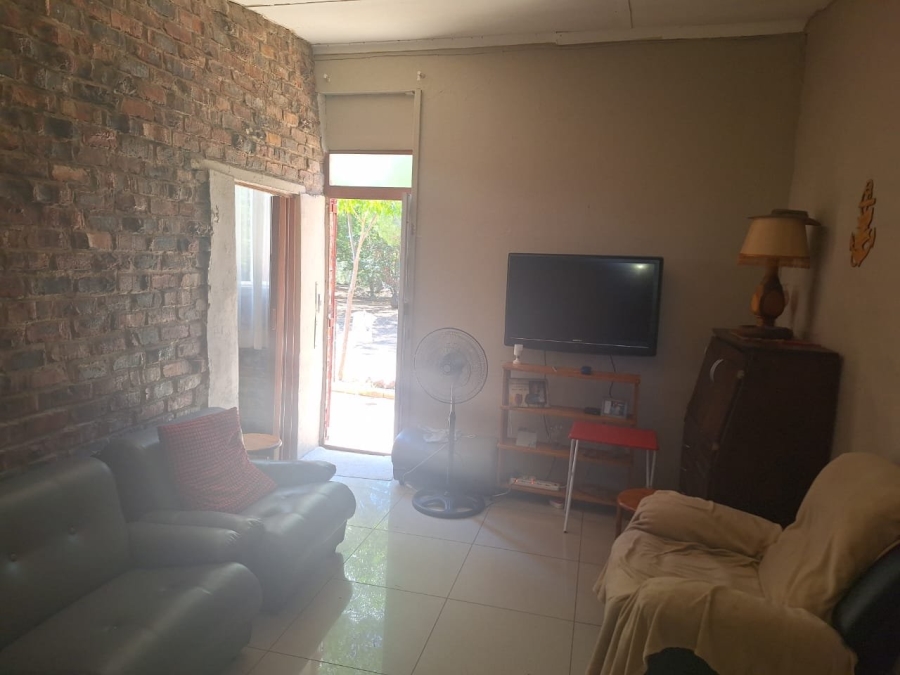 8 Bedroom Property for Sale in Bloemspruit Free State